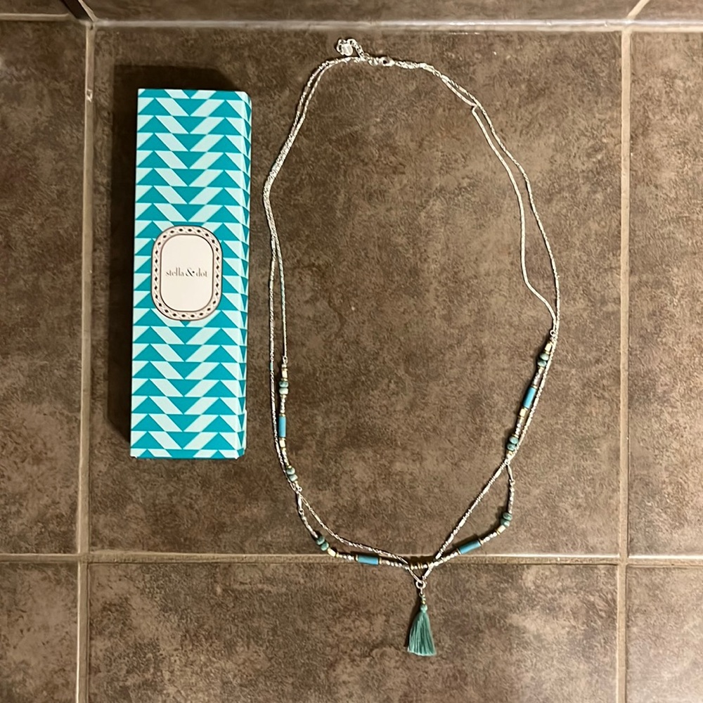 Stella and Dot Costa necklace